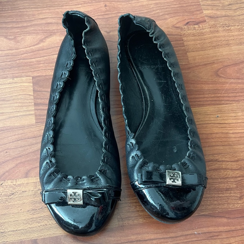 TORY BURCH BLACK FLATS